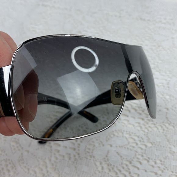 Ralph Lauren Sunglasses Dark with silver trim Designer Logo Stamped Nose Pads - Picture 11 of 16